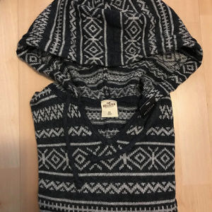 Never Worn Hollister Pullover Long Sleeve Hoodie